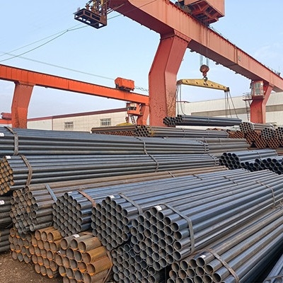 O baixo aço carbono soldou a tubulação de aço carbono sem emenda laminada a alta temperatura das tubulações